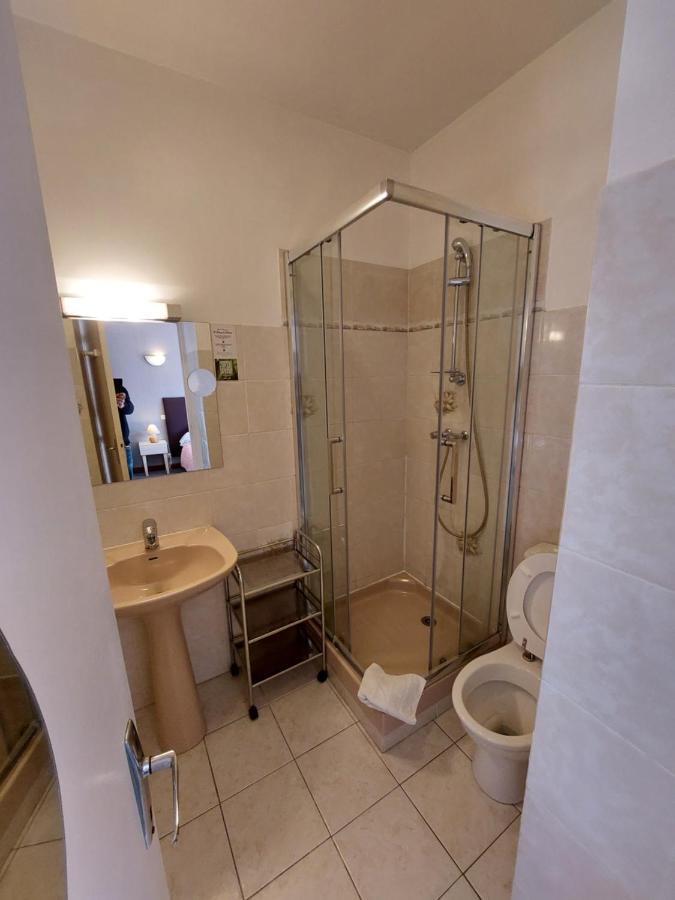 L'Accent - Hotel 2 Etoiles Et Restaurant - Logis Hotels Astaffort 외부 사진