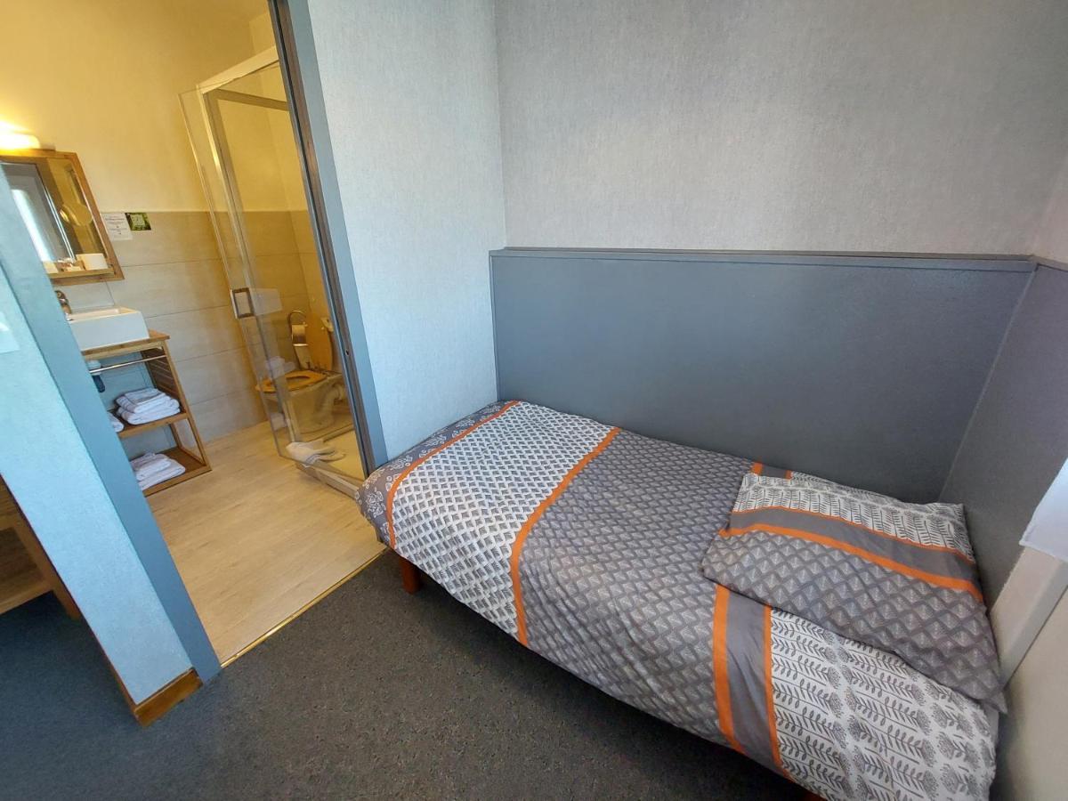 L'Accent - Hotel 2 Etoiles Et Restaurant - Logis Hotels Astaffort 외부 사진
